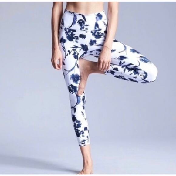 Athleta Pants - Athleta leggings